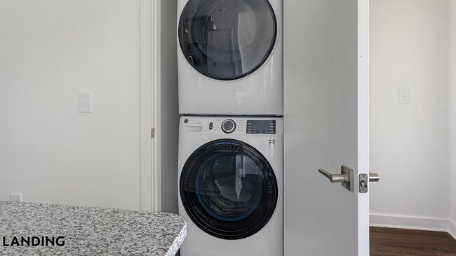Foto del edificio - 2110 Birkhall St