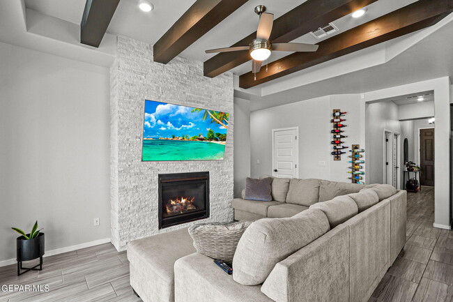 Building Photo - 840 Via Glorieta