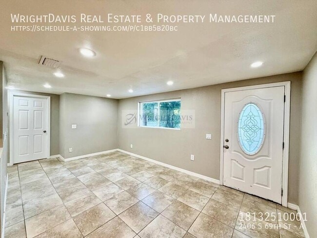 Building Photo - 2406 S 69th St