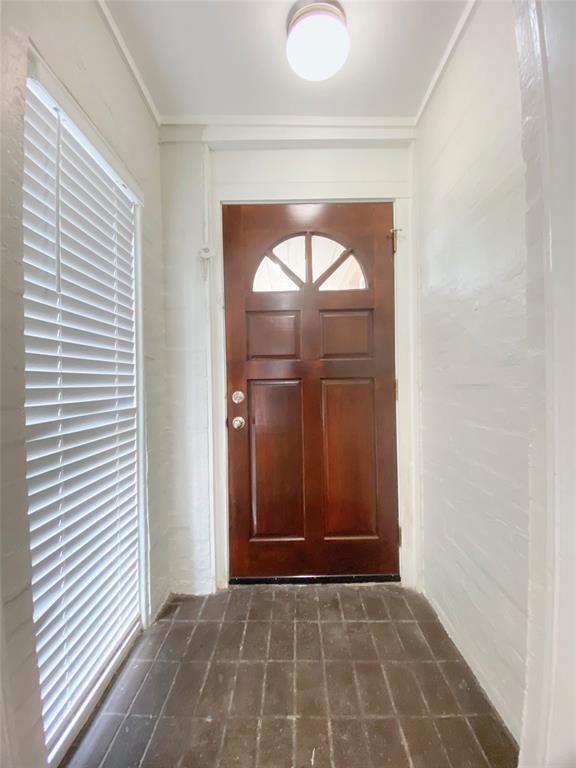 Building Photo - 2616 Greenbriar Dr