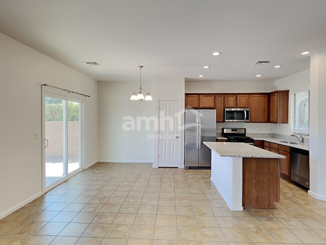 Foto del edificio - 784 N Highlands Grove Ln