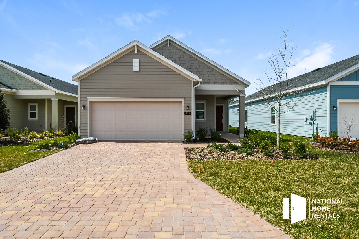 Foto principal - 326 Lake Sinclair St