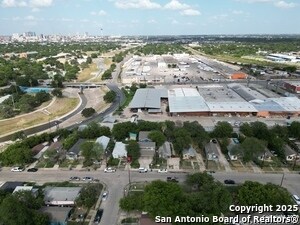 Foto del edificio - 1522 S Elmendorf St