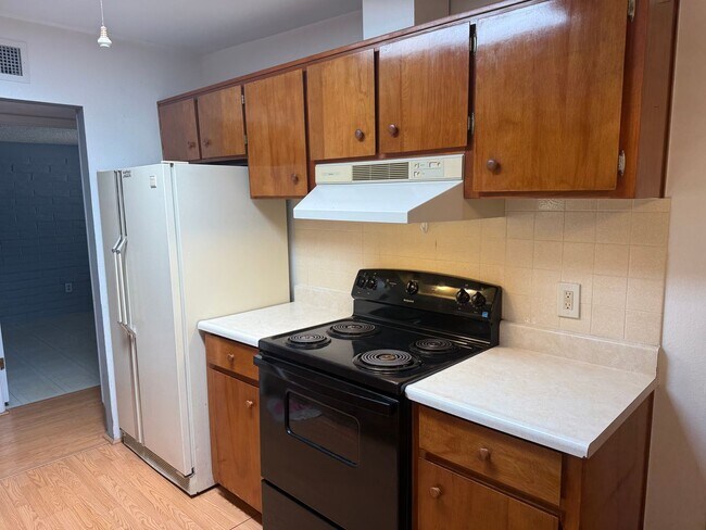 Foto del edificio - 3412 S Jessica Ave
