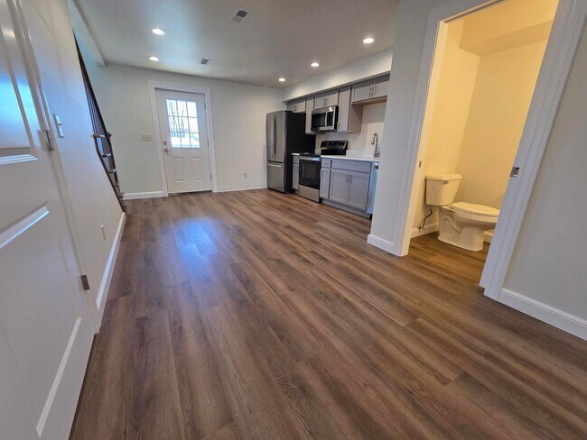 Foto del edificio - 43 W Main St