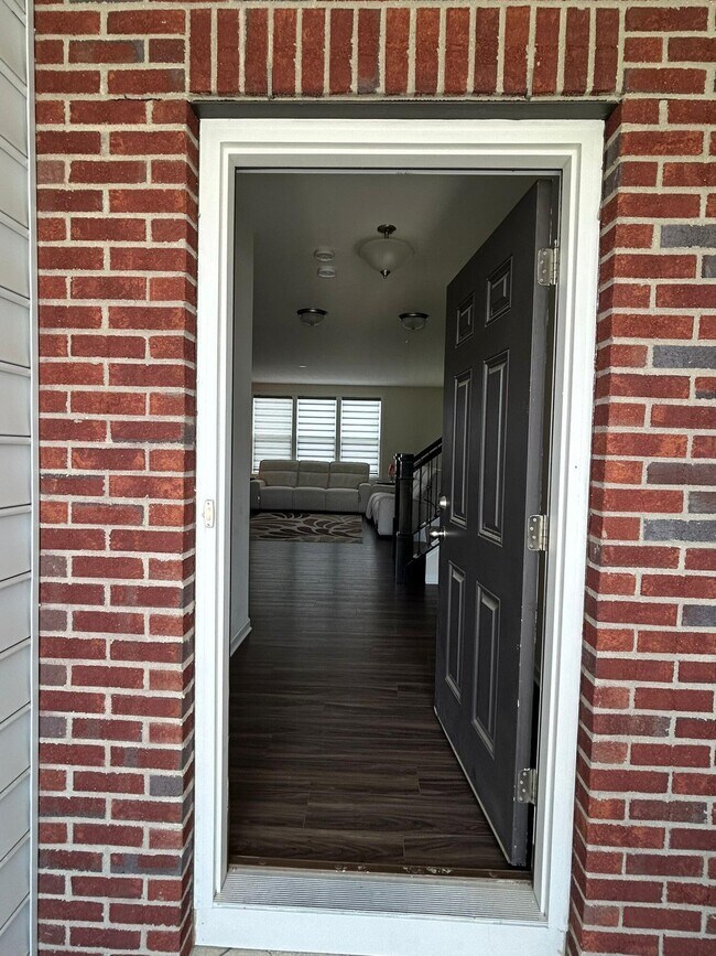 Foto del edificio - 241 Sunstone Ln