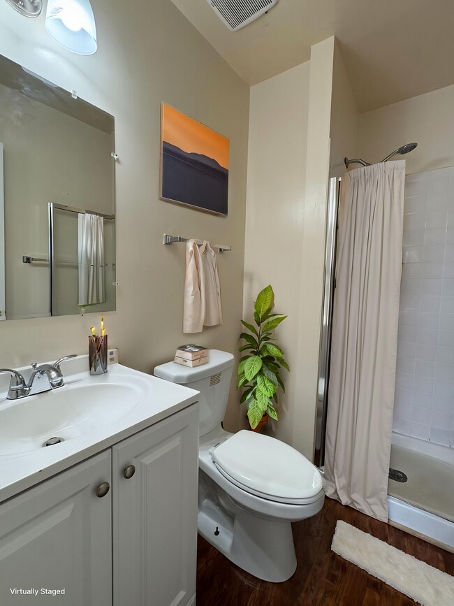 Foto del edificio - 3646 Sylvan Ct