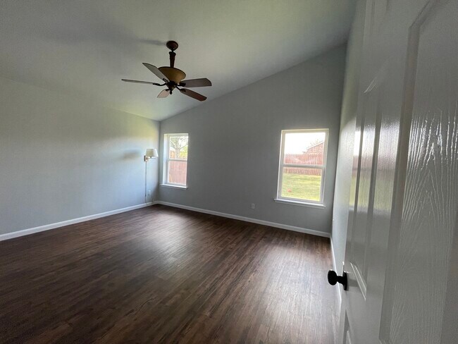 Foto del edificio - 1302 Huntsville Dr