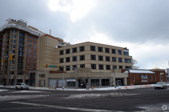 Foto del edificio - The Phoenix at Clarendon Metro