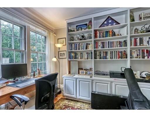 Building Photo - 250 Brattle St