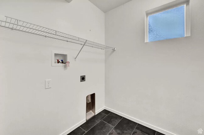 Building Photo - 1616 E Maple Way