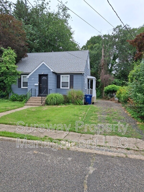 Building Photo - 447 E Park Ave