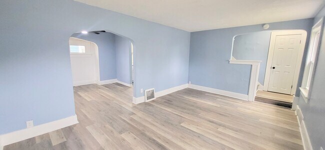 Foto del edificio - 4035 Buell Dr