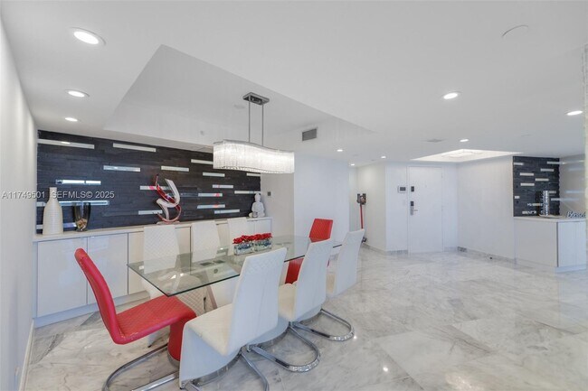 Foto del edificio - 19195 NE 36th Pl