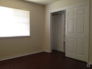 Building Photo - 2312 Pheasant Ln