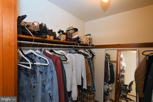 Foto del edificio - 601 W Market St