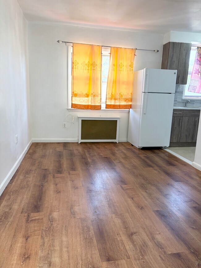 Foto del edificio - 6623 Cameron Ct