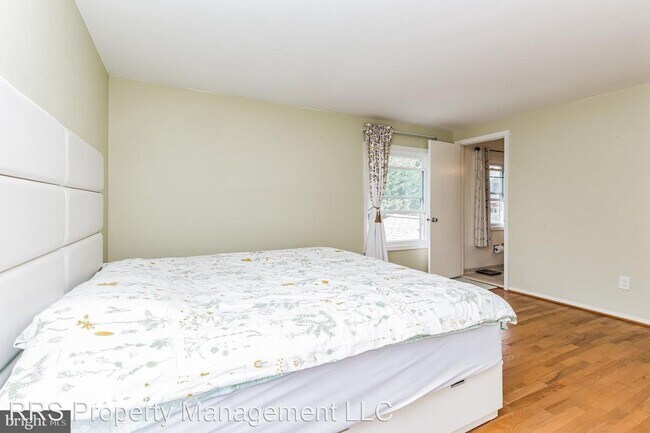 Foto del edificio - 4 br, 2.5 bath House - 11128 Hunt Club Dr