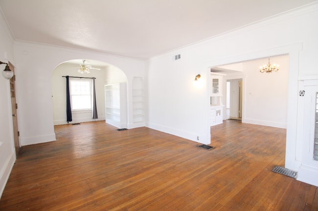 Building Photo - 2900 San Diego Ave