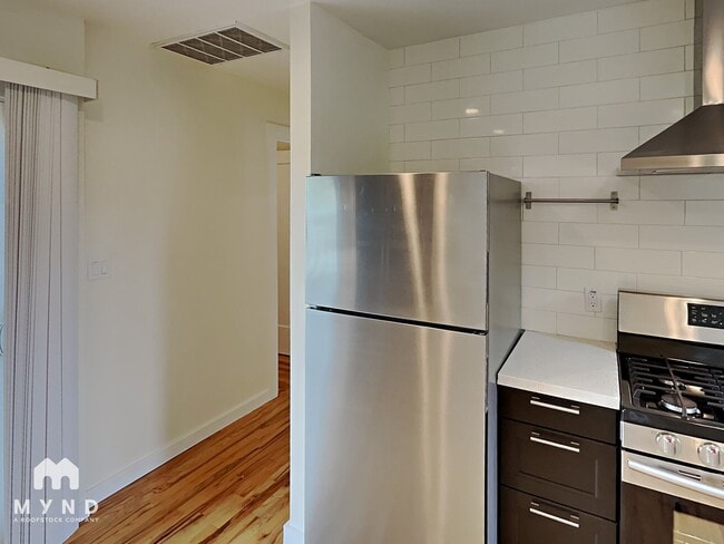 Building Photo - 2118 Roosevelt Ave