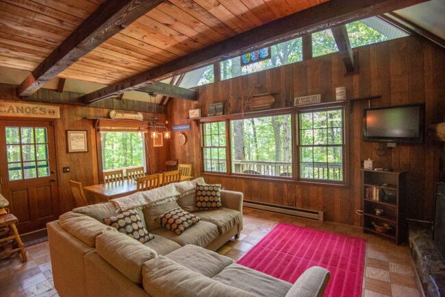 Foto del edificio - 457 Walnut Hills Cir