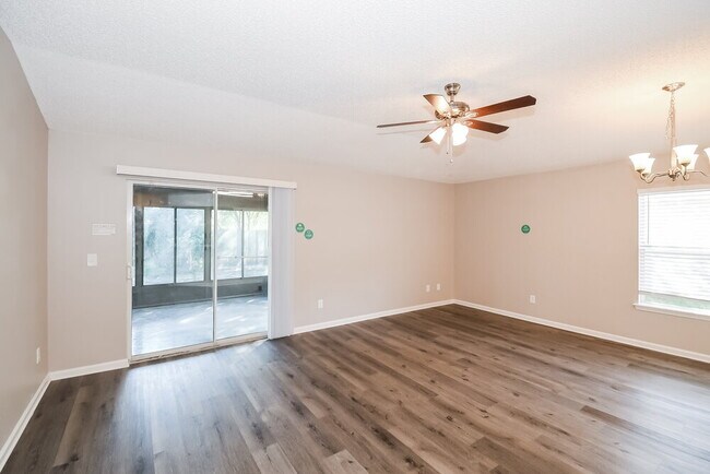 Foto del edificio - 1817 Penzance Pkwy