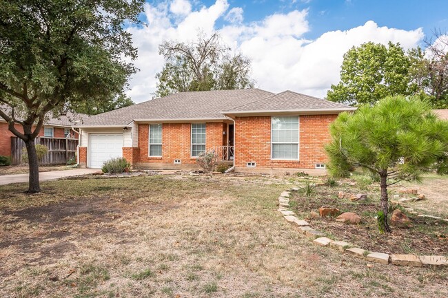 Building Photo - 2 Bedroom, 2 Bath Home in Richardson Heights