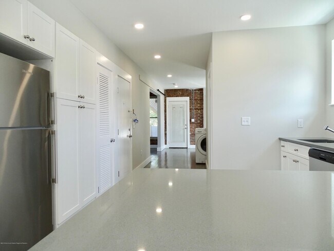 Foto del edificio - 410 Bond St