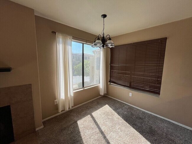 Building Photo - READY TO VIEW NOW! Beautiful 3 Bed 2 Bath ...