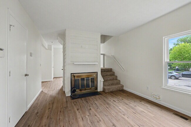Foto del edificio - 7711 Brams Hill Dr