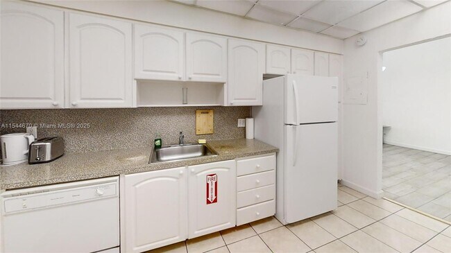 Foto del edificio - 4001S S Ocean Dr