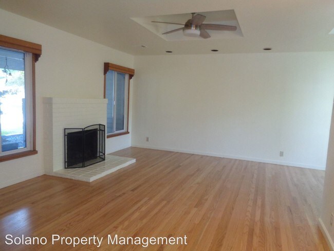 Building Photo - 4 br, 2 bath House - 288 Cherry St.
