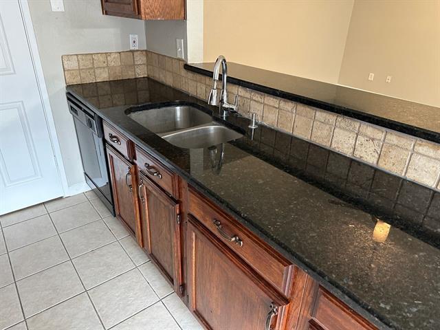 Building Photo - 6080 Dooley Dr