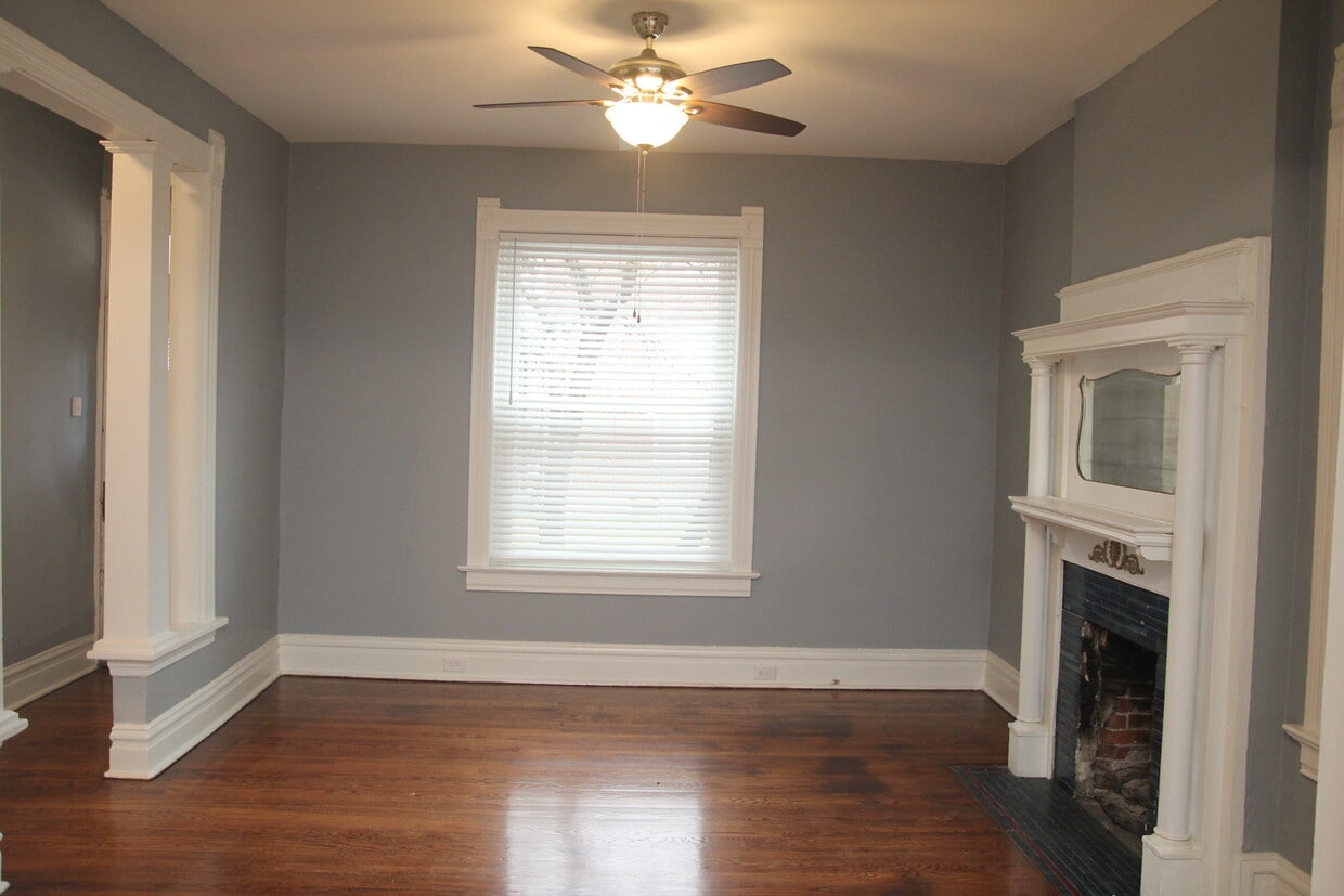 Primary Photo - 7422 Maple Ave