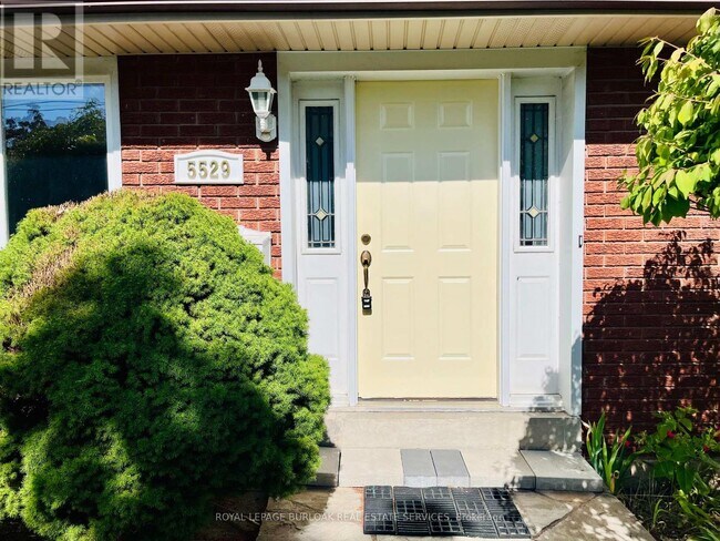 Photo du bâtiment - 5529 Spruce Ave