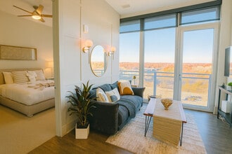 Building Photo - 1616 Anderson Rd