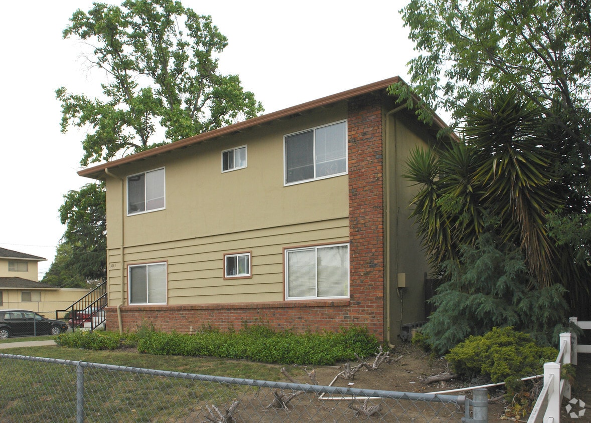 Foto del edificio - 1053 W Hamilton Ave