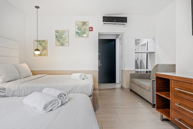 Foto del edificio - 420 Collins Ct