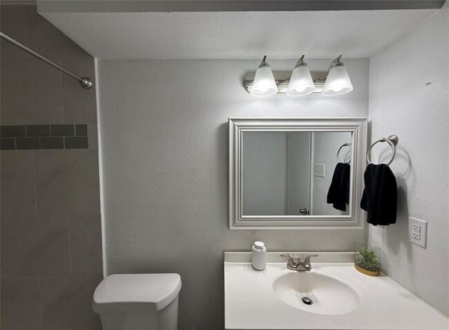 Building Photo - 2714 Skelton Dr