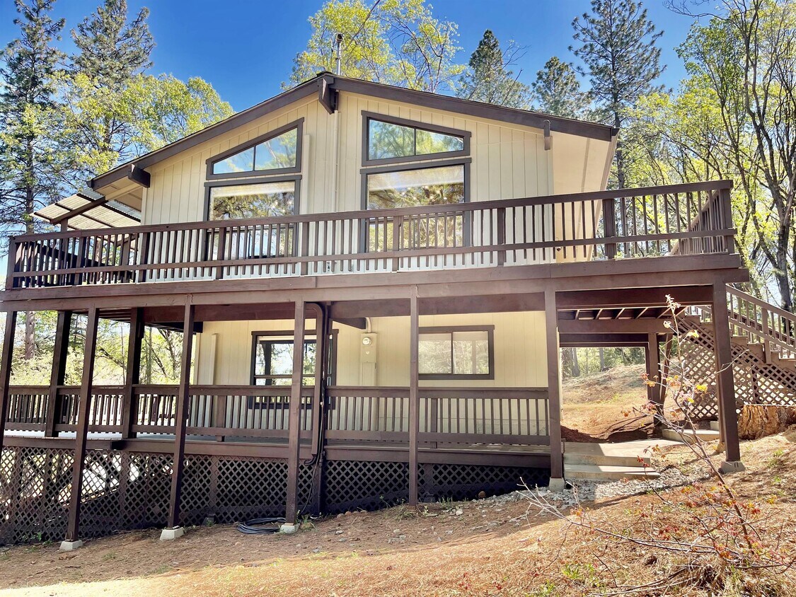 13232 Rocky Ln, Grass Valley, CA 95949 House Rental in Grass Valley
