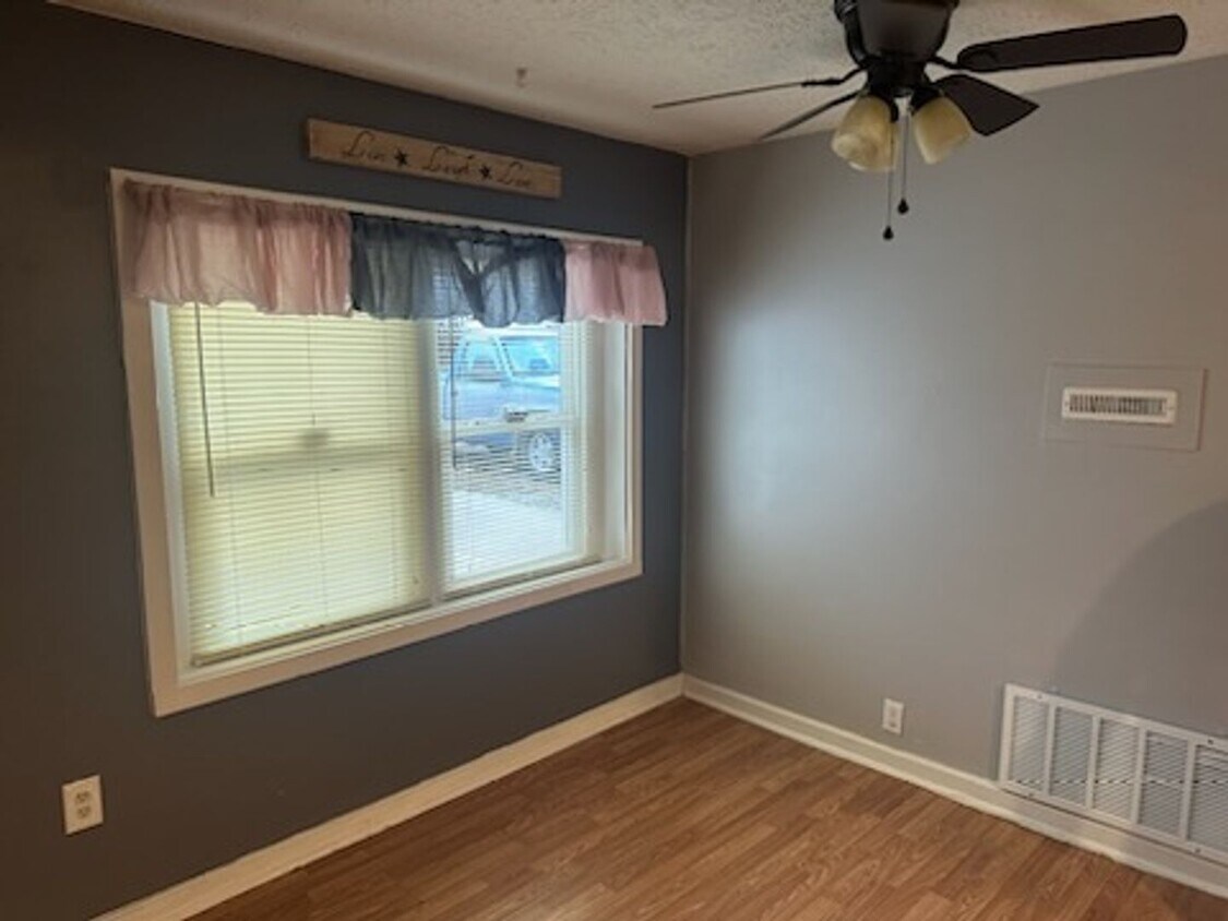 851 Yale Ave Unit 851, Mansfield, OH 44905 Room for Rent in Mansfield