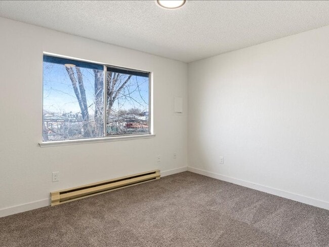 Interior Photo - Kamden Court: Leasing Specials! Great location in Kennewick!