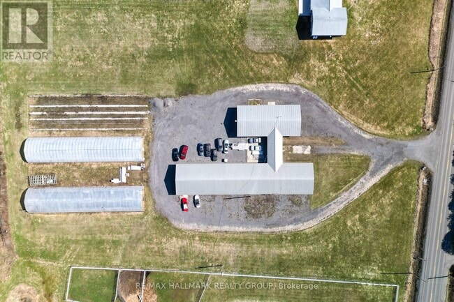 Building Photo - 1579 9th Line Rd
