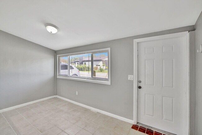Foto del edificio - 300 NW 16th St