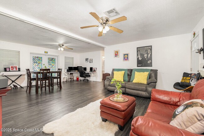 Foto del edificio - 1707 N Eden Cir