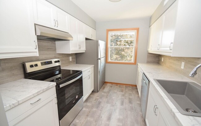 Building Photo - 607 19th St NW