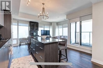 Building Photo - 115 Blue Jays Way