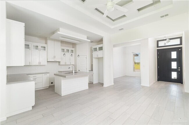 Foto del edificio - 1505 E Encino Ave