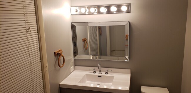 Foto del edificio - 63 E Crystal Lake Ave