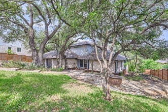 Building Photo - 2203 Doral Dr